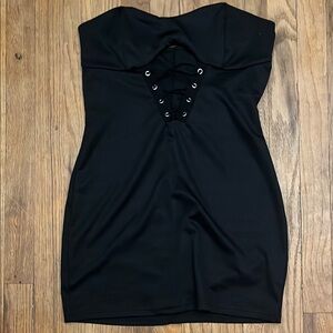 Black lace up Strapless sweetheart neckline Dress size large